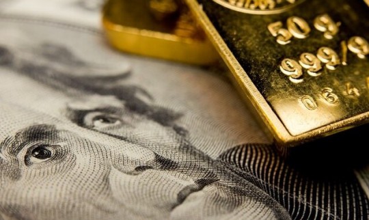 عقب‌نشینی طلا در برابر صعود دلار