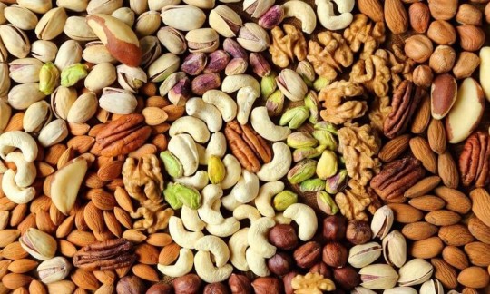 چرا آجیل شب چله گران است؟