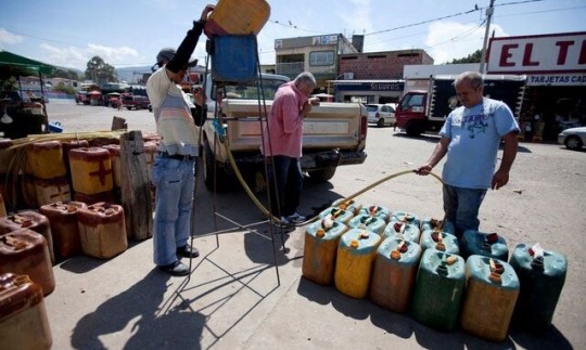 بازار بنزین قاچاق در ونزوئلا کساد شد