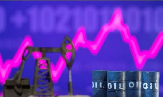 ترمز رشد هفتگی قیمت نفت کشیده شد