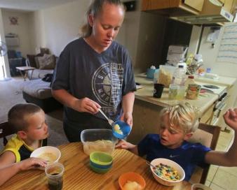 75 درصد از مردم متوسط آمریکا از پس هزینههای خود برنمیآیند