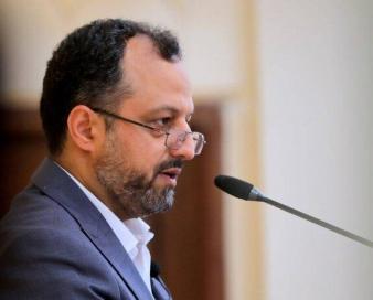 تجار برای دریافت مجوز ترخیص کالا چندین ماه معطل میشوند