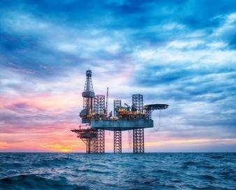 بررسی اهمیت صنعت نفت و گاز