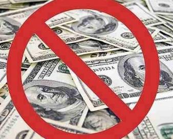 اقتصاددان: آمریکا از دلار به عنوان سلاح استفاده میکند