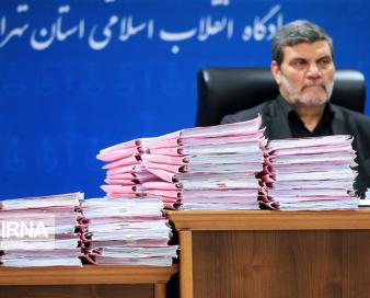 درخواست واگذاری خودروسازان به متهم قاچاق سازمان یافته؟!