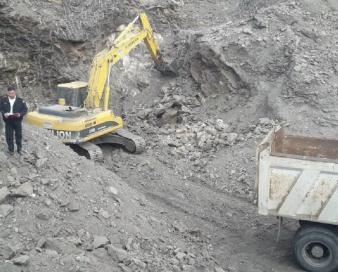 نارضایتی مردم روستای اناویز با فعالیت معادن شن و ماسه