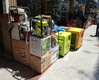 خاطرات دهه ۶۰ با قطع برق زنده شد؛ موتور برق بهتر از چراغ نفتی