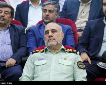 سردار رحیمی: ‌در کنار فعالان اقتصادی ایستاده‌ایم