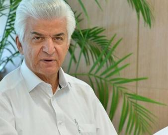 اقدام به موقع وزیر اقتصاد مانع از تعطیلی بنگاه ها در زمان جنگ شد