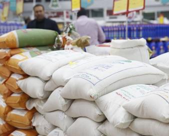 سیستان و بلوچستان در تکاپوی تنظیم بازار/ از تامین فراوانی مرغ و برنج تا مقابله با قاچاق کالا