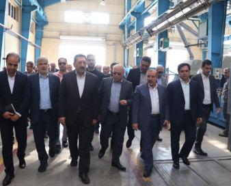 وزیر صنعت، معدن و تجارت از یکی از واحدهای صنعت ریلی نظرآباد بازدید کرد
