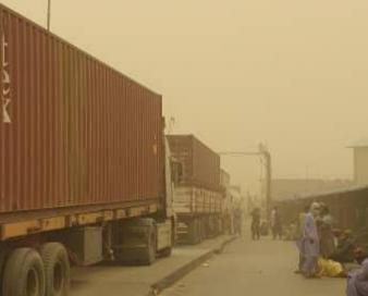 ارائه خدمات گمرکی در مرز میلک علی‌رغم تعطیلی ادارات و طوفان شدید در زابل