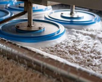 قالیشویی خوب چه ویژگیهایی دارد؟ راهنمای انتخاب بهترین قالیشویی