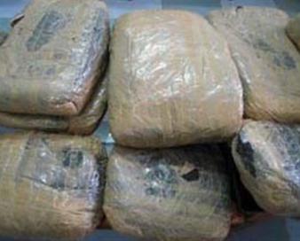 کشف مواد مخدر در بسته پستی به مقصد انگلستان در گمرک امانات پستی شیراز