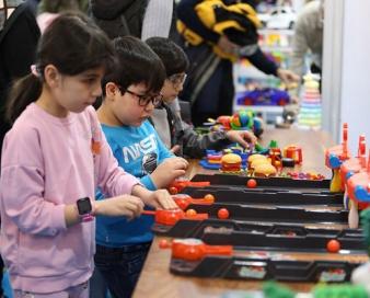 تاثیر نرخ ازدواج و باروری در بازار اسباببازی/ نقش تحریم روی این محصول