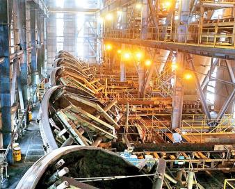 فشار راندمان پایین صنایع به شبکه برق کشور/ ضرورت نوسازی صنایع و بهبود راندمان مصرف