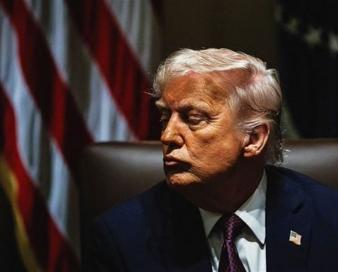 ادامه جدال ترامپ با دموکراتها