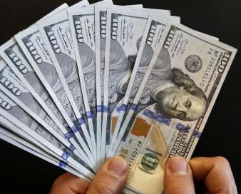 انتقال ارز پتروشیمی‌ها به تالار دوم؛ لزوم حمایت از صنایع پایین دستی