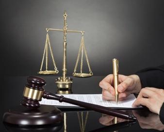 نهاد وکالت از تاسیس داور تا تثبیت مصدق/وکیل دادگستری طبیب حقوقی است