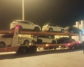 تداوم فعالیت‌های تجاری بندر دیر؛ آغاز ورود خودرو از قطر